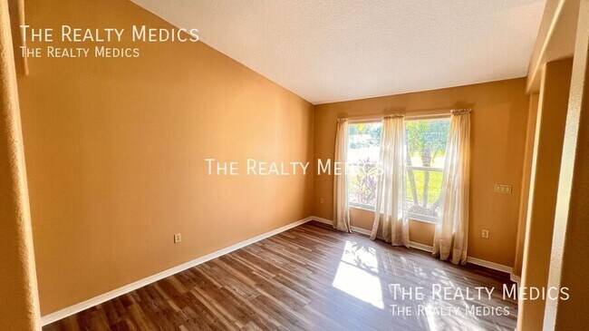 Building Photo - 1481 Woodfern St