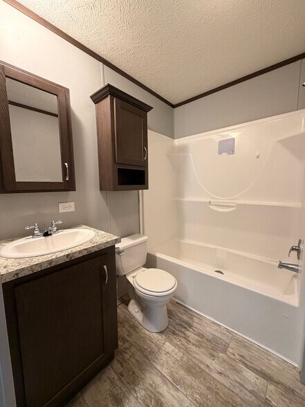 Building Photo - 307 Hunters Rill