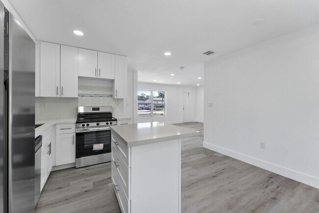 Primary Photo - 317 NW 3rd St