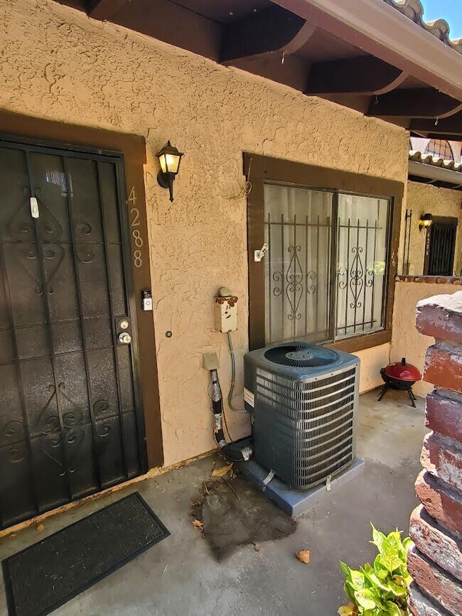 Call owner direct 323-608-0245 - 4288 Rosemead Blvd