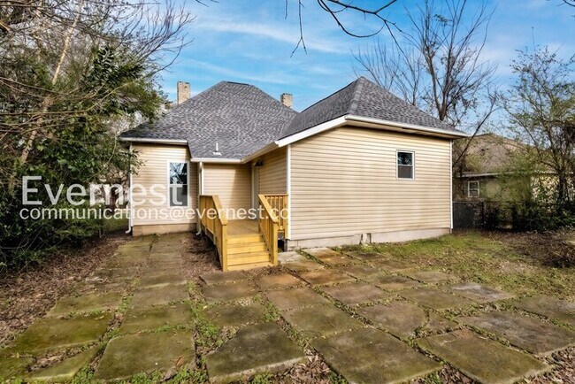 Building Photo - 4721 3rd Ave S