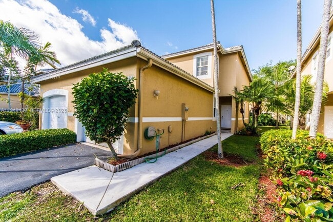 Building Photo - 1911 Madeira Dr