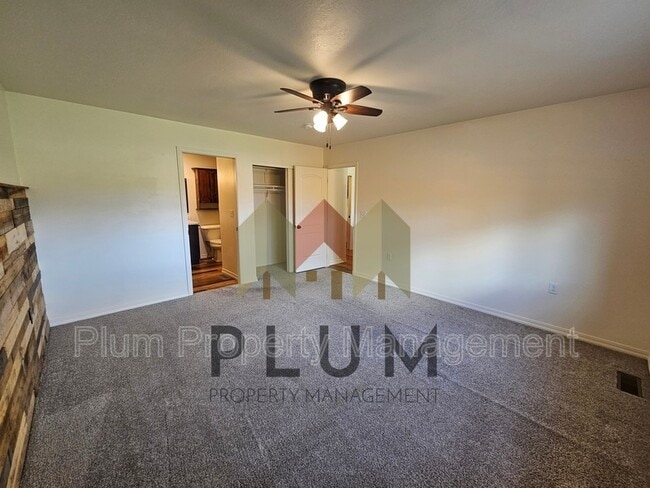 Building Photo - 522 Diane Ln