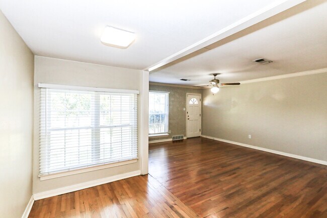 Building Photo - 2517 33rd St