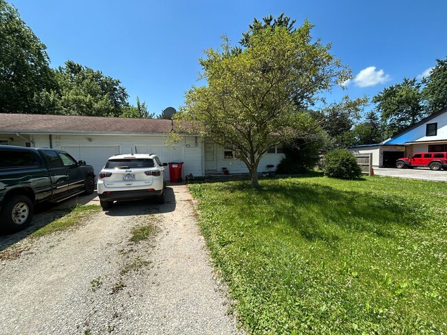 Building Photo - 57-63 John