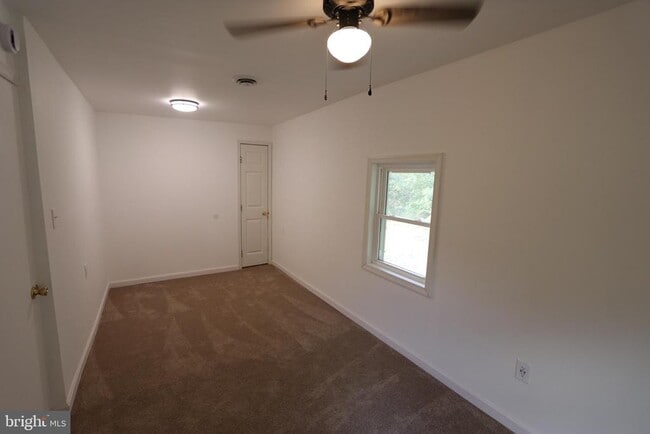 Building Photo - 9540 Greenfield Rd