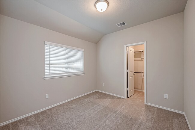 Building Photo - 8539 Int'l Fls Dr