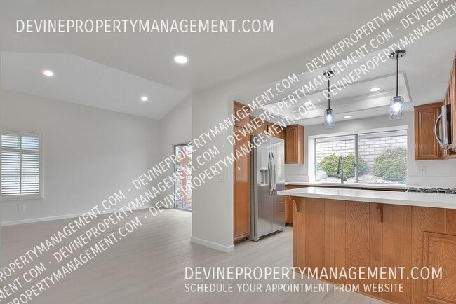 Building Photo - 902 California Privado
