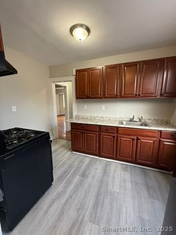 Building Photo - 12 Lilac St