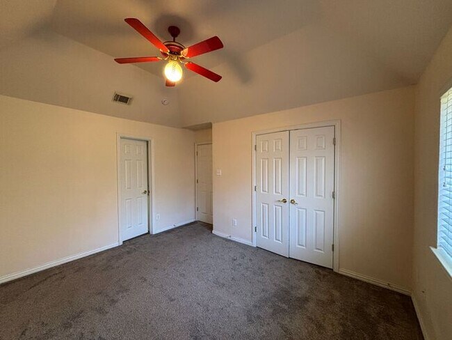 Building Photo - Beautiful 4BR 3.5BA Home w/ 3 Car Garage • Patio & Yard • 3 living areas in Grapevine