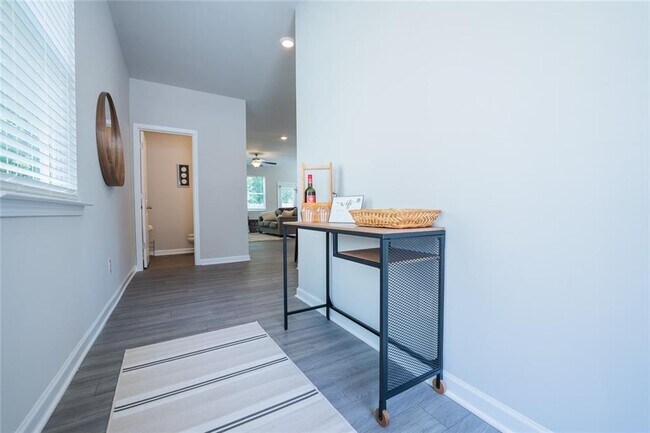 Building Photo - 454 Burgundy Terrace SE