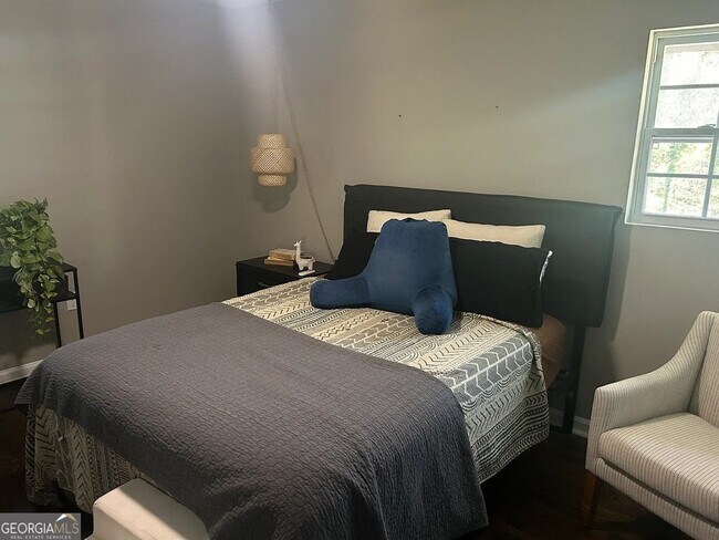 Building Photo - 2263 Nivelle Dr