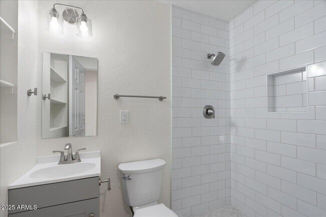 Building Photo - 2623 N 74th Pl