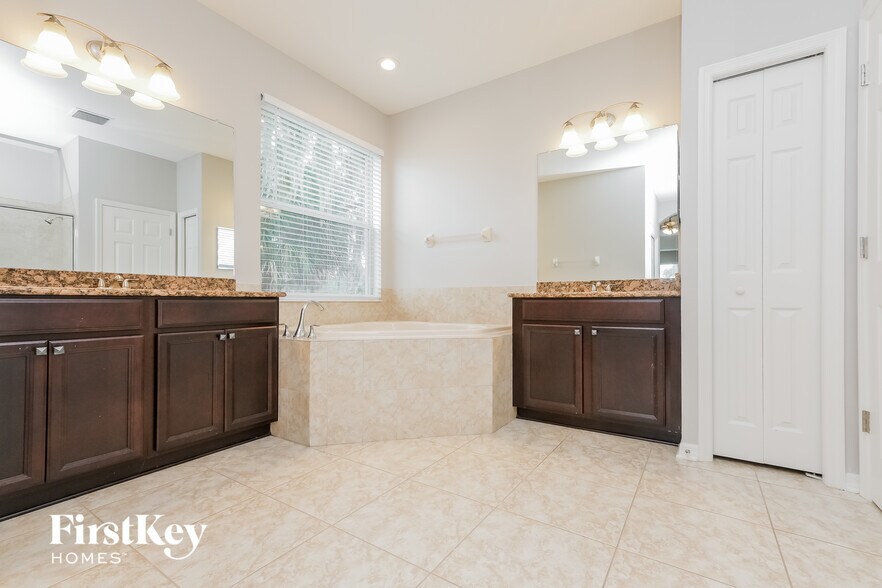 Building Photo - 10109 Caraway Spice Ave