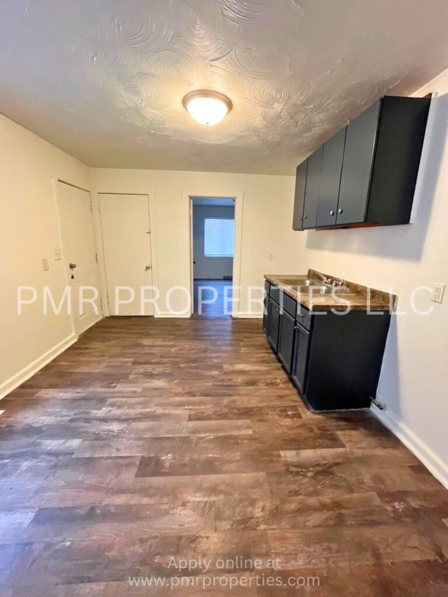 Building Photo - 3026 Pratt Street