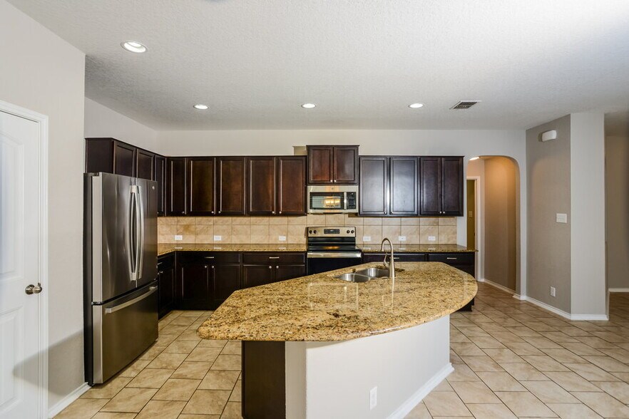 Building Photo - 8850 Belgian Falls