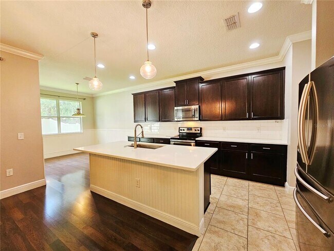 Building Photo - 11867 Verrazano Dr
