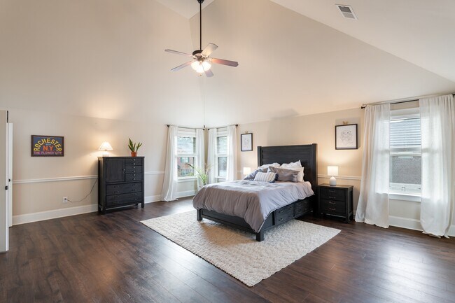 Building Photo - 646 Village Market Dr
