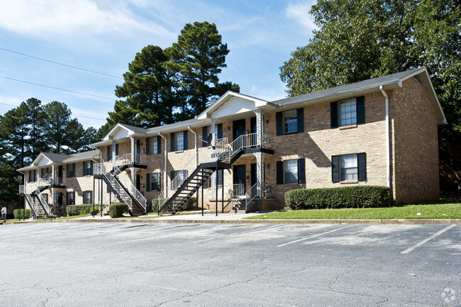 Primary Photo - Rockbridge Court Apartments