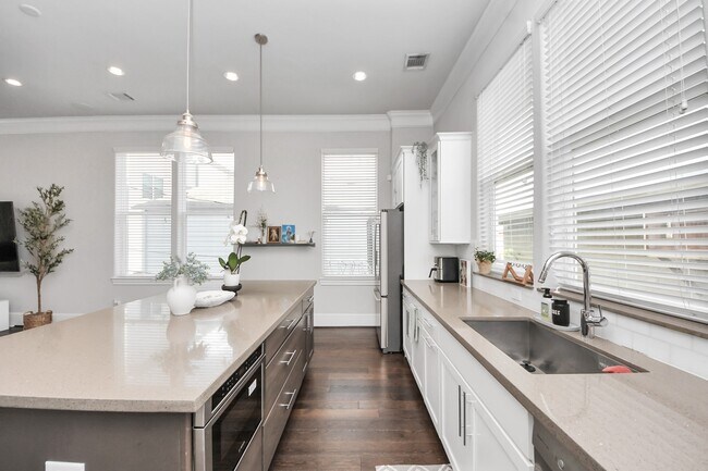 Building Photo - 9614 Riddlewood Ln