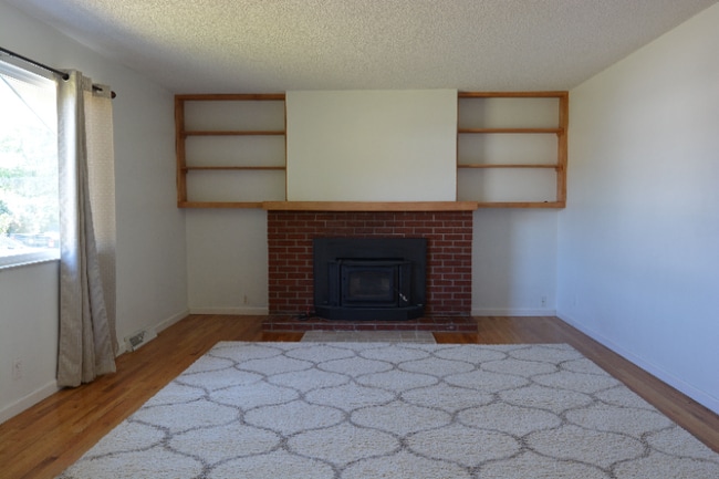 Building Photo - 827 Golden Hill St