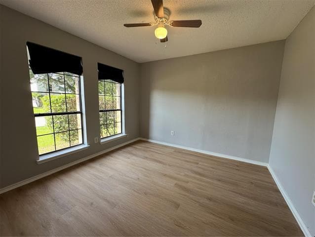 Building Photo - 3420 Lilac Ln