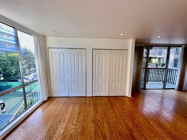 Building Photo - 1134 Alta Loma Rd