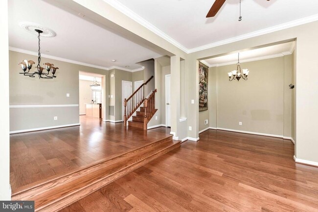 Building Photo - 13592 Village Green Dr