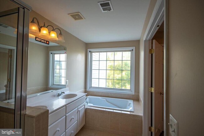 Building Photo - 2444 Terra Cotta Cir
