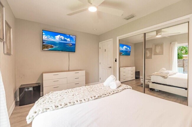 Building Photo - 422 Phippen Waiters Rd