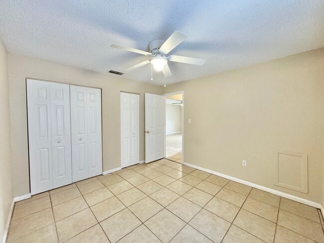 Building Photo - 2571-2575 Elm Ave