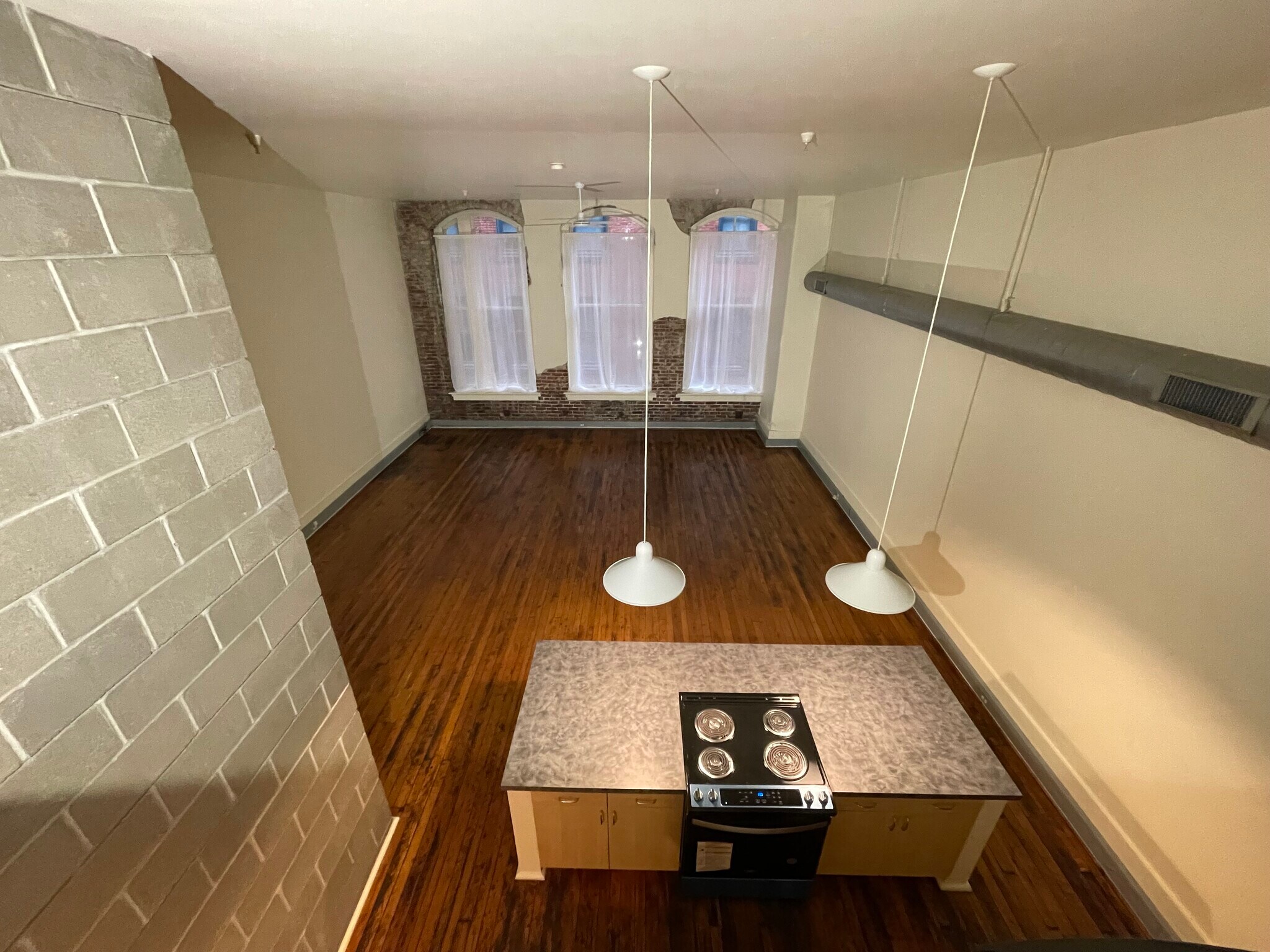 Building Photo - 905 Liberty Ave