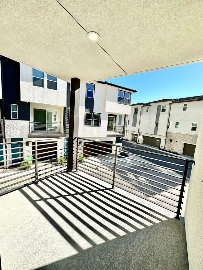 Building Photo - Brand New Townhome Overlooking Mission Valley