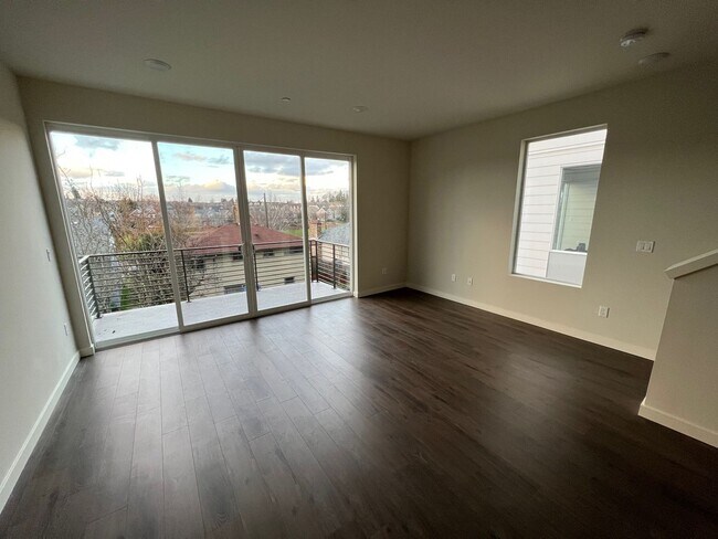 Building Photo - Immaculate 3 Bed 2 Bath Seattle Townhome @ An Incredible Location!