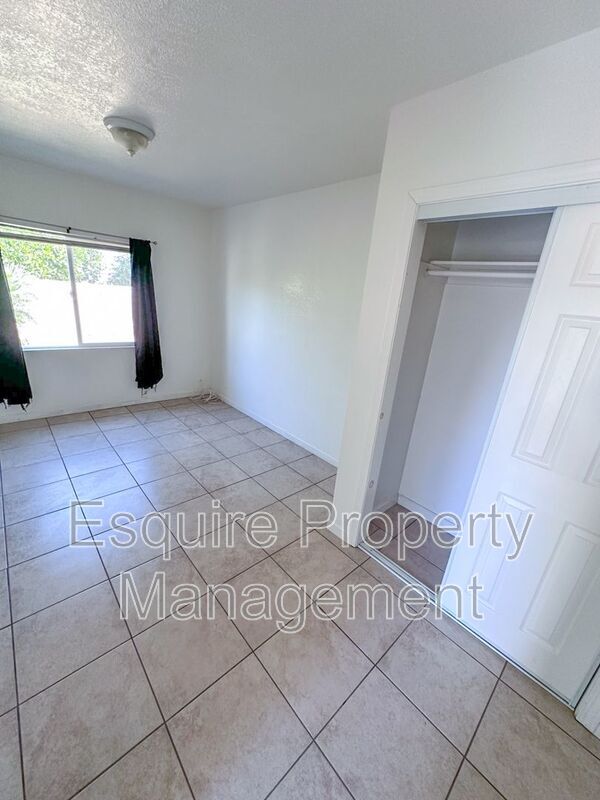 Building Photo - 12738 W Telegraph Rd