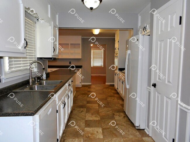 Building Photo - 1717 Haynes Ave NE