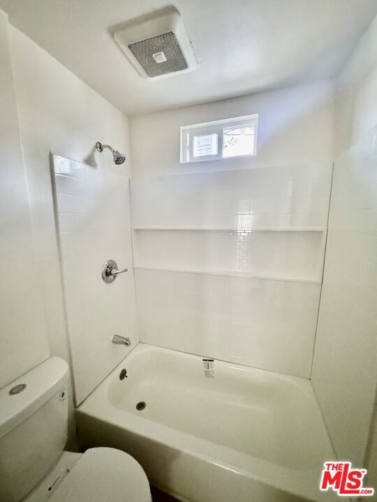 Building Photo - 407 W Manchester Blvd