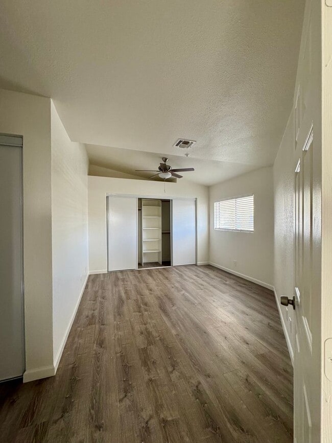 Building Photo - Stunning Remodeled 3-Bed Condo with River & Casino Views!