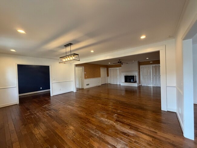 Building Photo - 115 Adams Ave