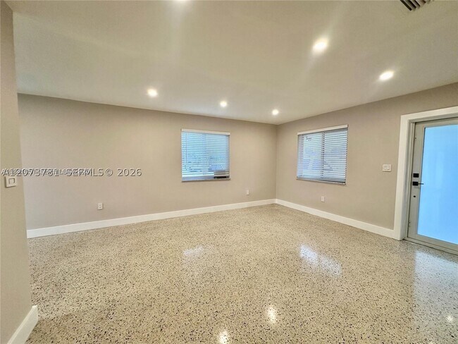 Building Photo - 10300 NW 35th Pl