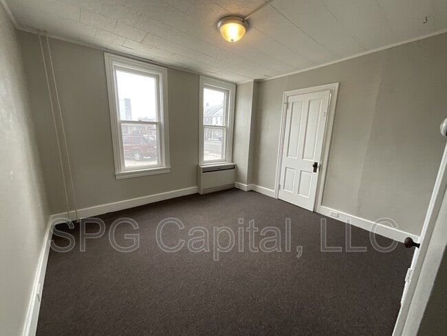 Building Photo - 109 N Main St