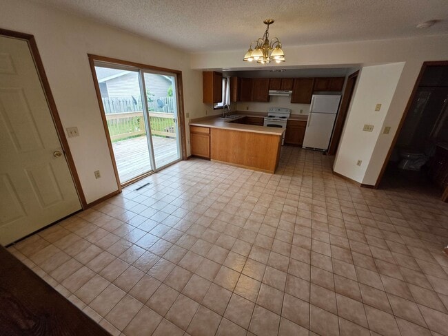 Building Photo - 4925 Coventry Ct