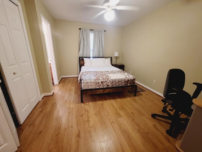 Building Photo - 1926 Fannie Dr