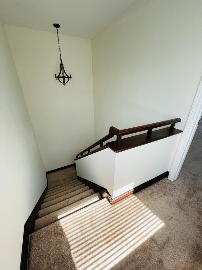 Building Photo - Lomita - Traditional Style - 4 bd / 2 ba H...