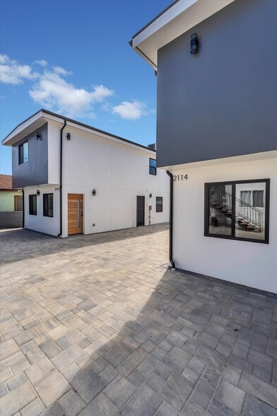 Building Photo - 2116 E 2nd St