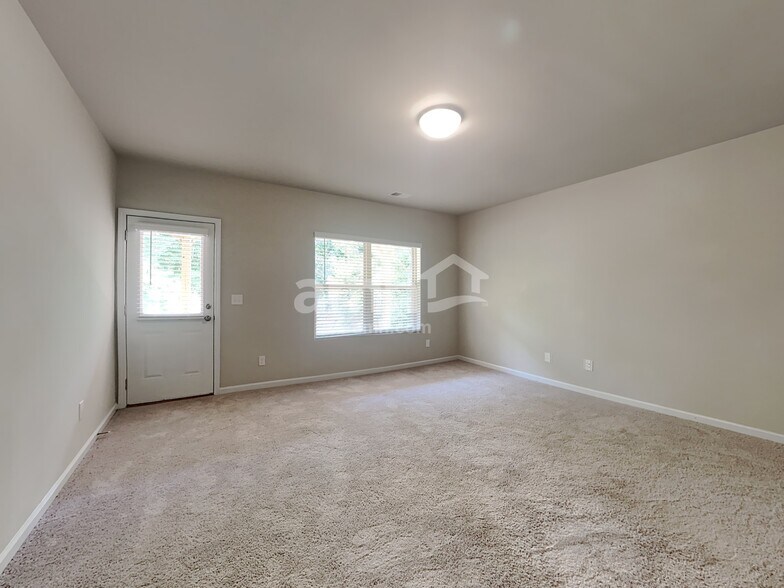 Building Photo - 338 Winston Cir
