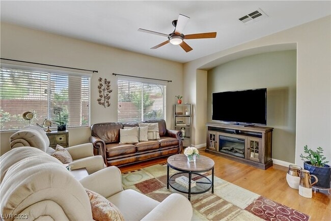 Building Photo - Gorgeous 3BR 2.5BA Townhome w/ Pool Access + Park + Private Backyard & Patio in Las Vegas