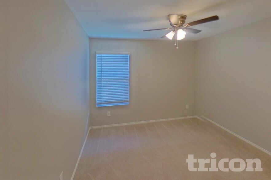 Building Photo - 6445 Middlebury Dr