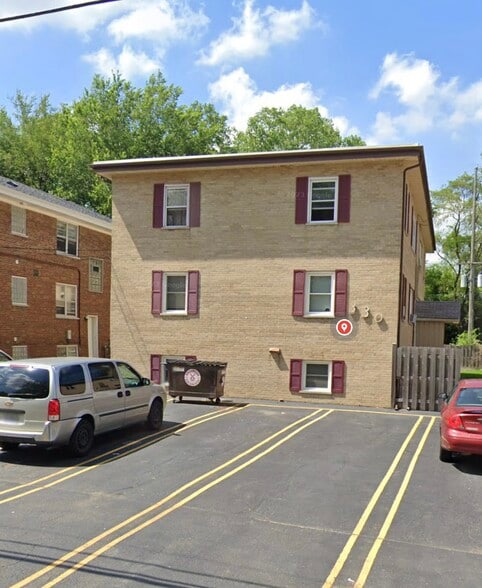 Building Photo - 330 Duane St