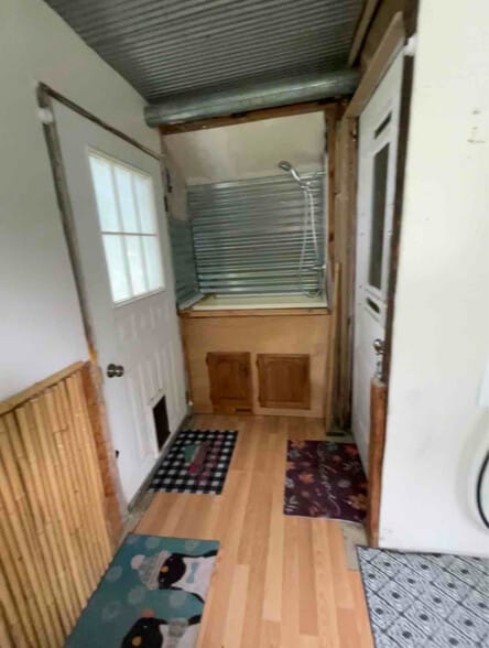 Building Photo - 210 E Hackberry St